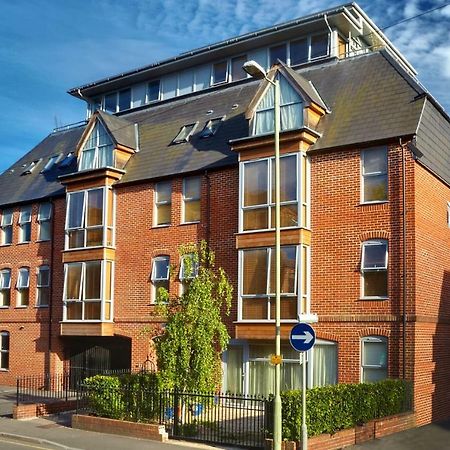 2 Bed 2 Bath At Pelican Hse In Newbury - Free Secure, Allocated Parking Bagian luar foto